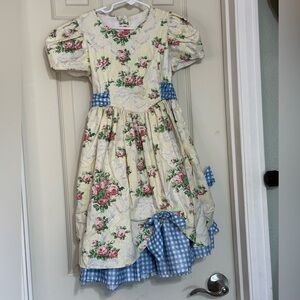 Youngsport Vintage Girl’s size 6x Made in USA Floral Dress with Gingham Details